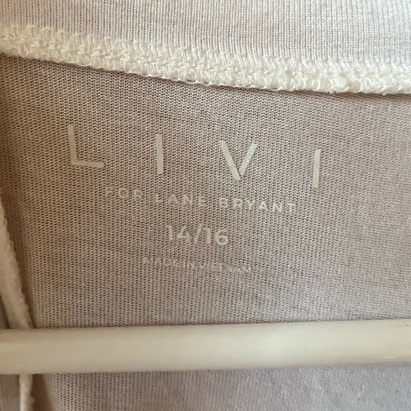 NWOT LIVI Active long t-shirt - Picture 3 of 5